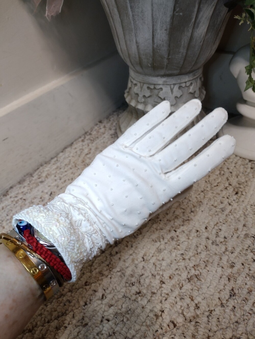 Vintage 1950's White Bead & Sequin Decorated Ladies Formal Wrist Length Gloves